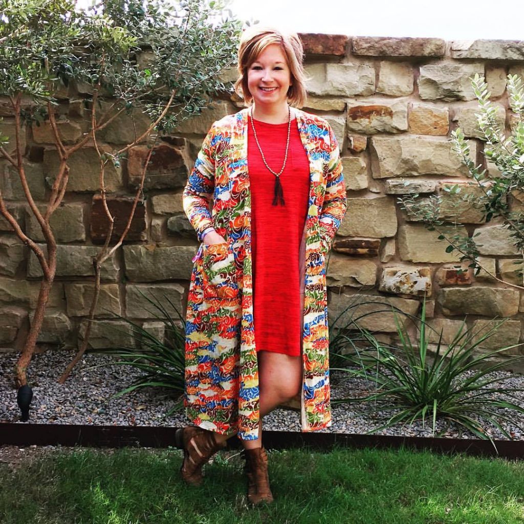 Round Rock Gift Guide - Lularoe Laura Johnson